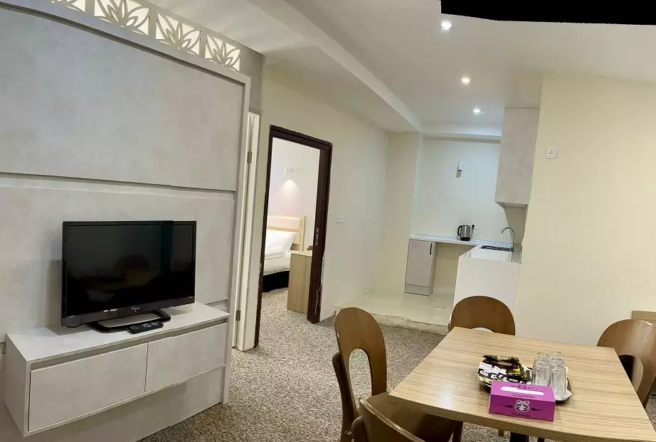 Alibaba https://cdn.alibaba.ir/ostorage/hotel-accommodation-images/6964adb06b43e2b9afa3bcd7_سوئيت دوخوابه 5 تخته کلاس A.webp